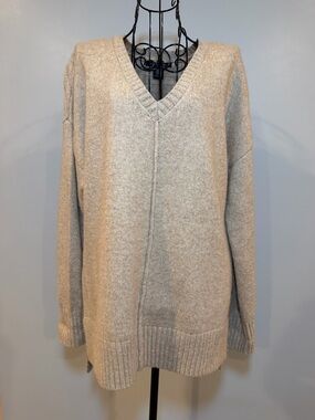 Tahari Neutral Beige V-Neck Knit Sweater